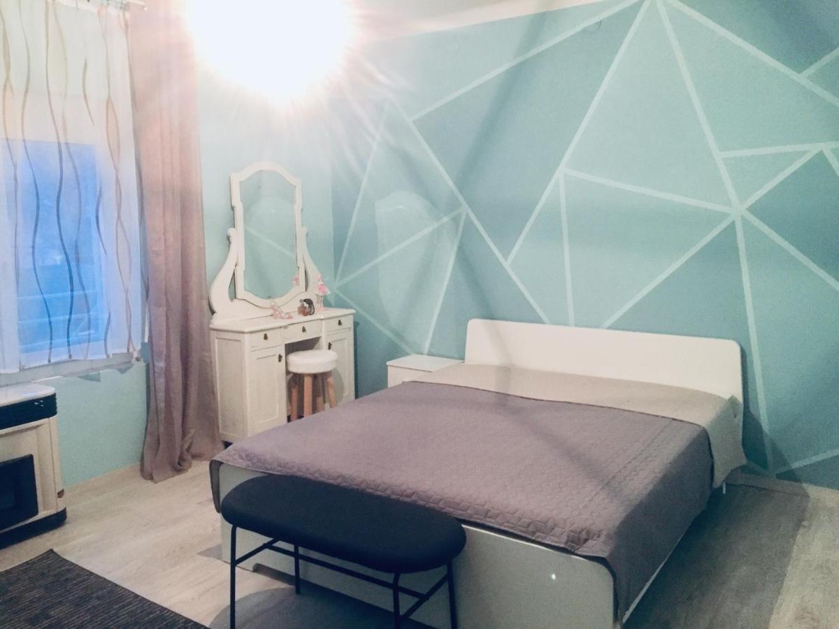 Lelle-kert Apartman 02 Balatonlelle Bagian luar foto