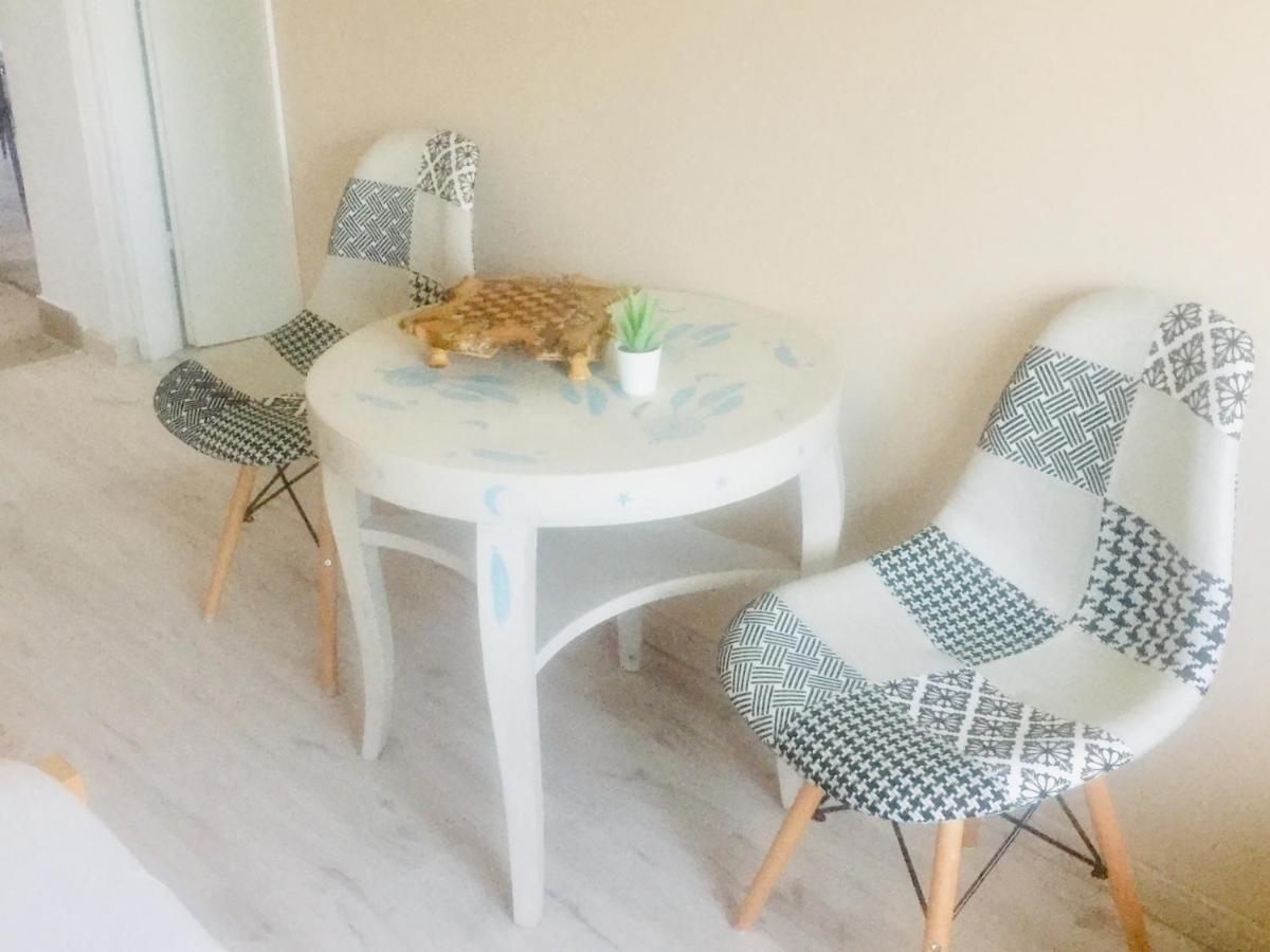 Lelle-kert Apartman 02 Balatonlelle Bagian luar foto