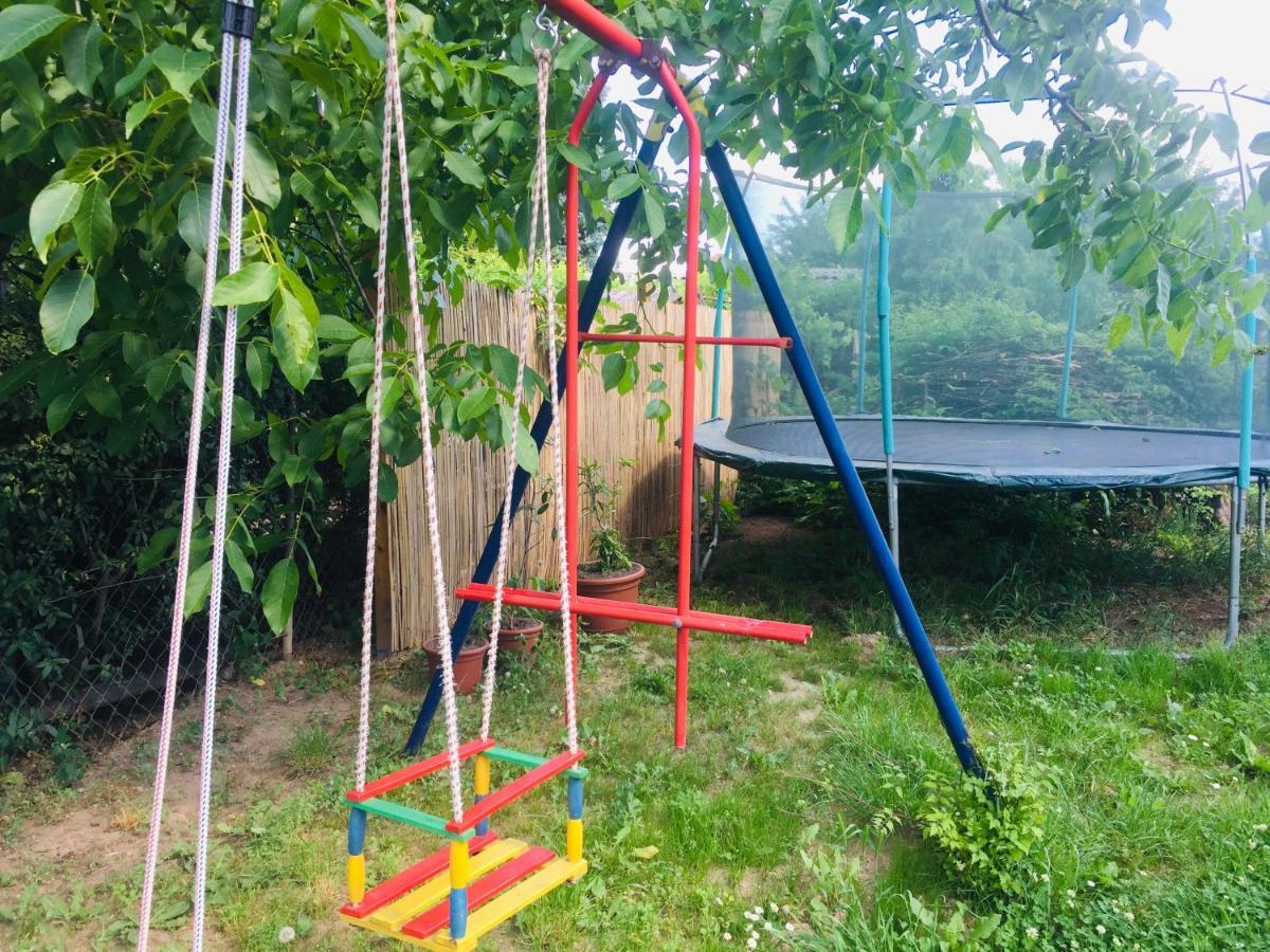 Lelle-kert Apartman 02 Balatonlelle Bagian luar foto