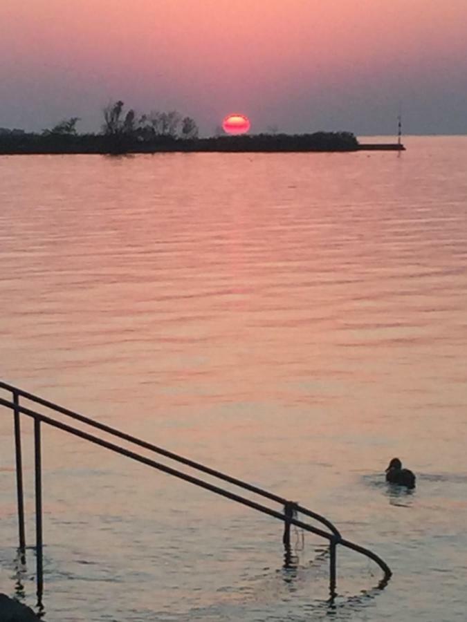 Lelle-kert Apartman 02 Balatonlelle Bagian luar foto